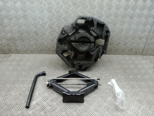 Volvo v90 tool kit lifting - volvo,
