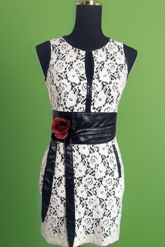 Mini white lace and black - lace,