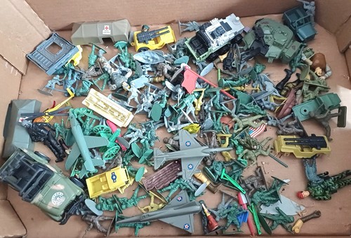 Job lot vintage plastic - , army