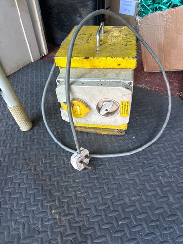 Metal case 110v - , transformer