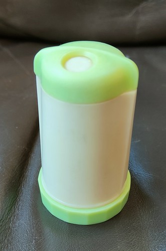 Vintage 1950s salt and - salt, pepper