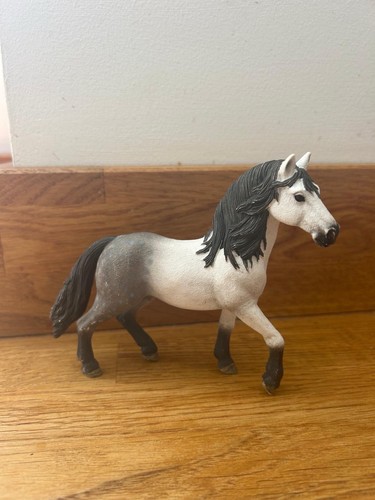 2016 retired schleich - retired,