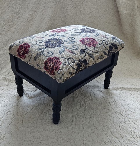 Vintage style floral fabric - style,