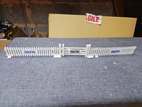 Scalextric gate unit - scalextric,