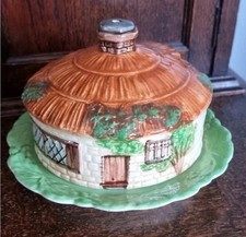 LARGE BESWICK THATCHED COTTAGE