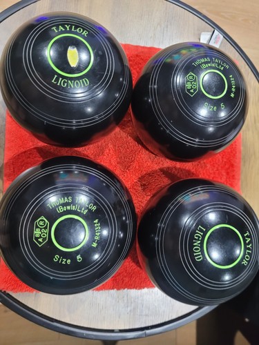 Taylor lawn bowls set 4 - taylor, of