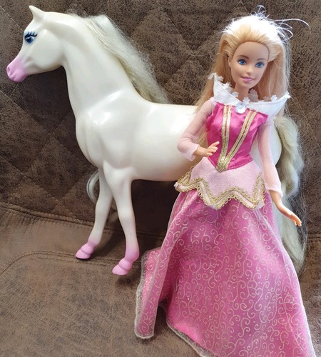 Barbie horse cream with - horse,