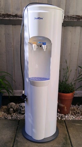 Freestanding white bottled - white,