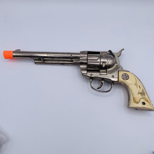 Vtg hubley cowboy pistol full - hubley,
