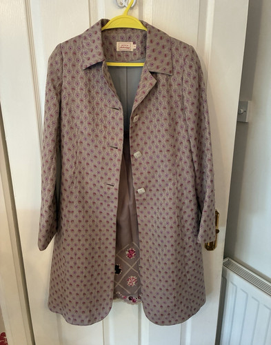 Avoca floral mid - mid-length, button