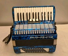 World Champion Accordion Ruby 60 Basses Needs Repair or Deco!!!