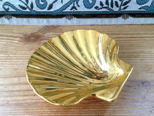 GOLD LUSTRE CERAMIC SCALLOP