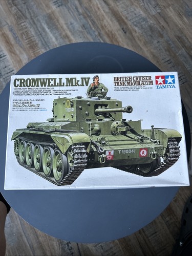 Tamiya cromwell tank - tamiya,