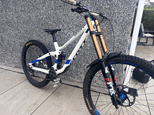 Scott gambler carbon factory - ,,