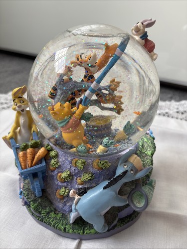 Vintage winnie the pooh - winnie,