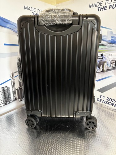 New black rimwa aluminium - black,