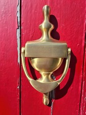 TRADITIONAL VICTORIAN STYLE