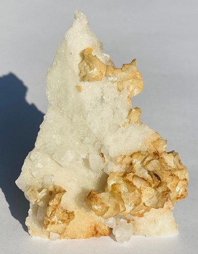 Dolomite saddleiform with