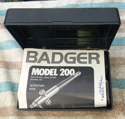 Used badger 200 air brush - brush, with