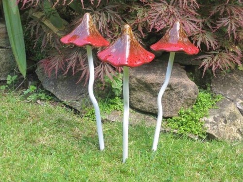 Garden ornament red springy - red,