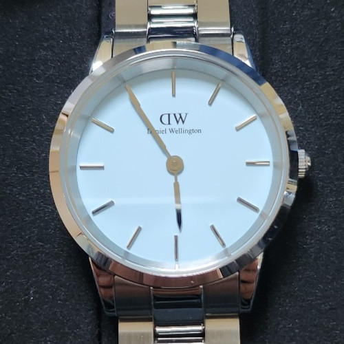 Daniel wellington iconic link - daniel,