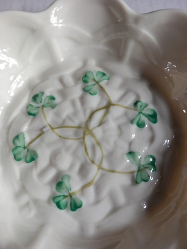 Small fluted belleek irish - fluted,