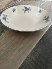 ROYAL DOULTON BLUEBERRY 9.75"