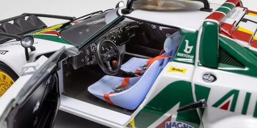 Kyosho lancia stratos hf - 1:18,