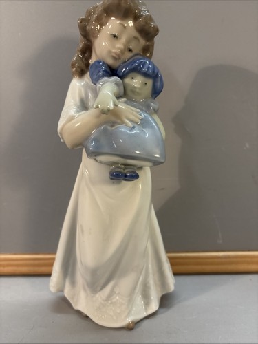 Nao lladro figure girl with - figure,