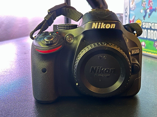 Nikon d5200 1mp digital slr - nikon,