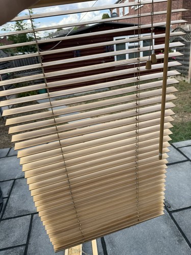 Beige wood venetian blind - wood,