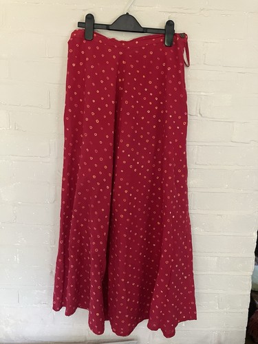 Pretty vintage red - red, patterned