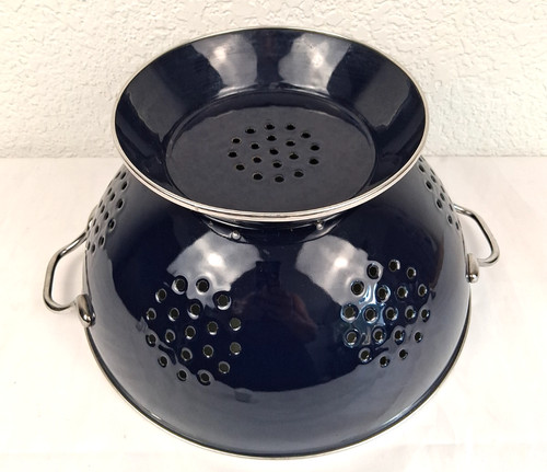 Vtg large colander - large,
