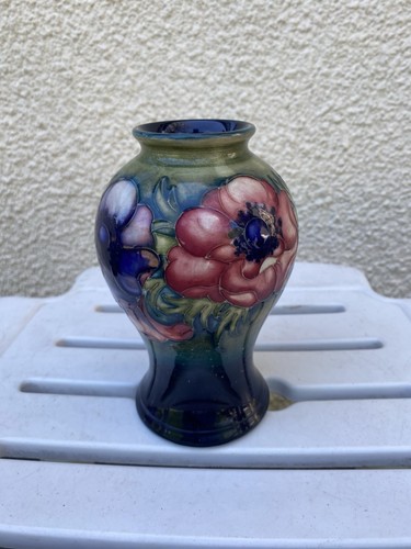 Moorcroft vase high - 7.5”,