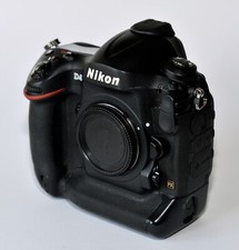 Nikon D4 Gorgeous Mint