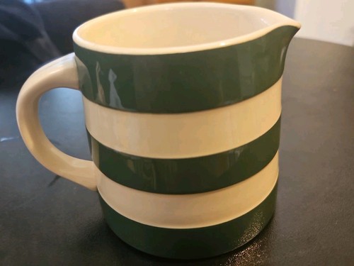 Green cloverleaf - t,