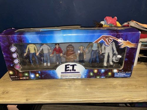 Toys exclusive et - r,