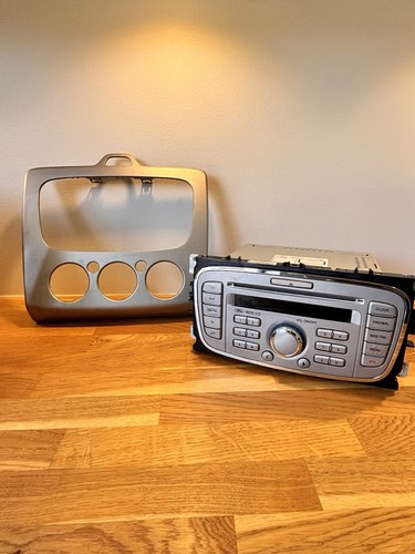 Genuine ford 6000 radio - genuine,