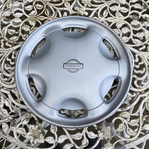 Nissan wheel trim hub - hub, cap