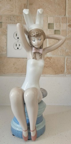 Bunny girl lladro - bunny,