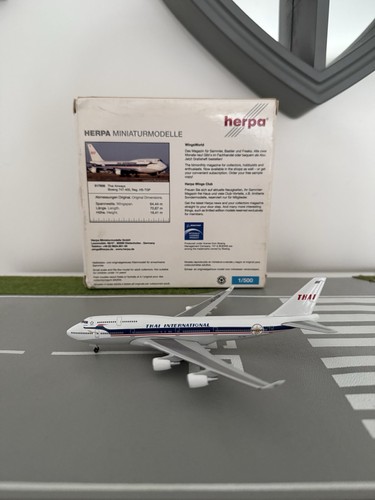 Thai international airways - thai,