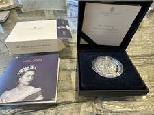 Silver Proof 1oz King Queen Elizabeth 2022/King Charles III First Portrait £5  