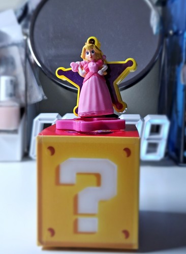 Princess peach happy meal toy - meal,