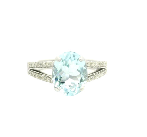 Carats oval aquamarine - 2.40,