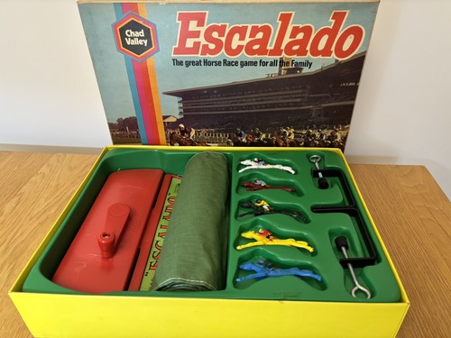 Vintage escalado horse racing - horse,