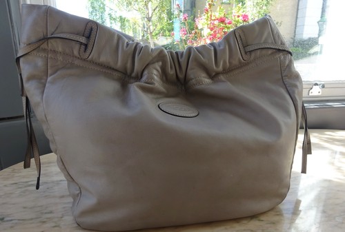 Tod large beautifully soft - tod's,