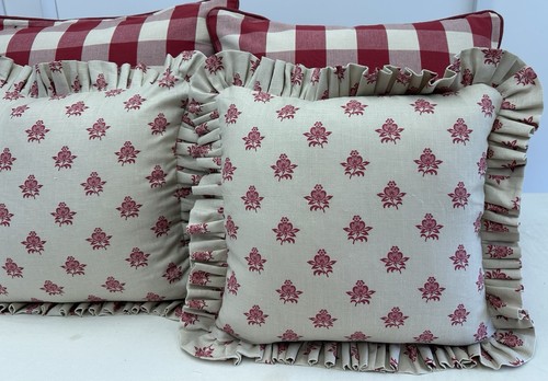 Set cushions in - cushions,