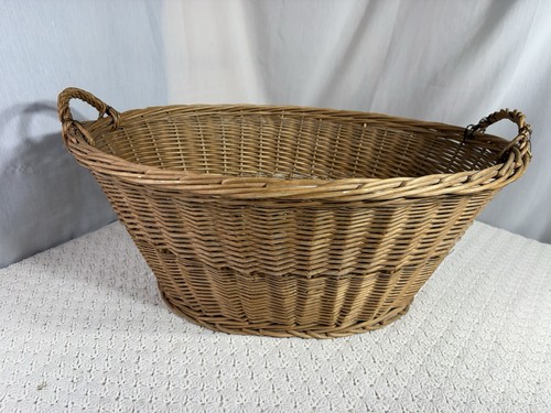 Extra large vintage wicker - large,