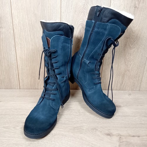 Celtic blue suede - &,