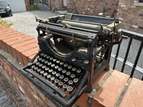 Underwood model 5 antique - underwood,
